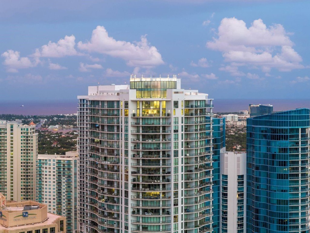 100 Las Olas Condo - Residential