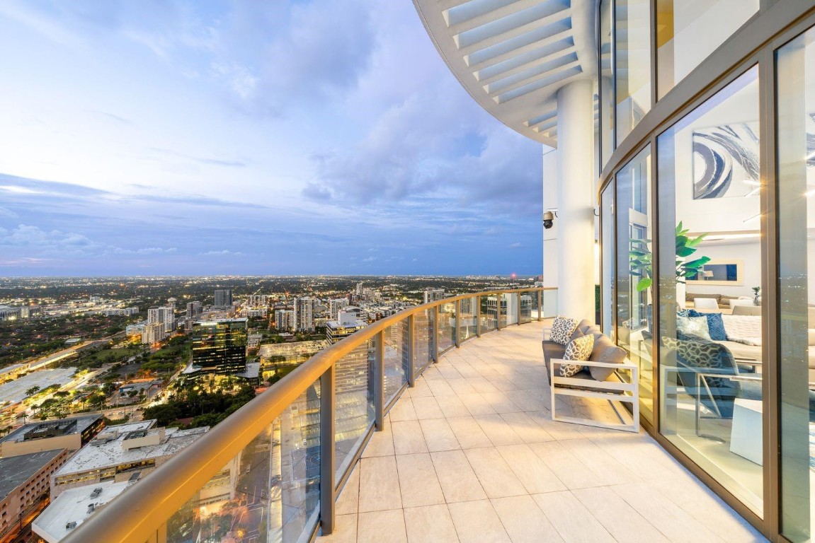 100 Las Olas Condo - Residential