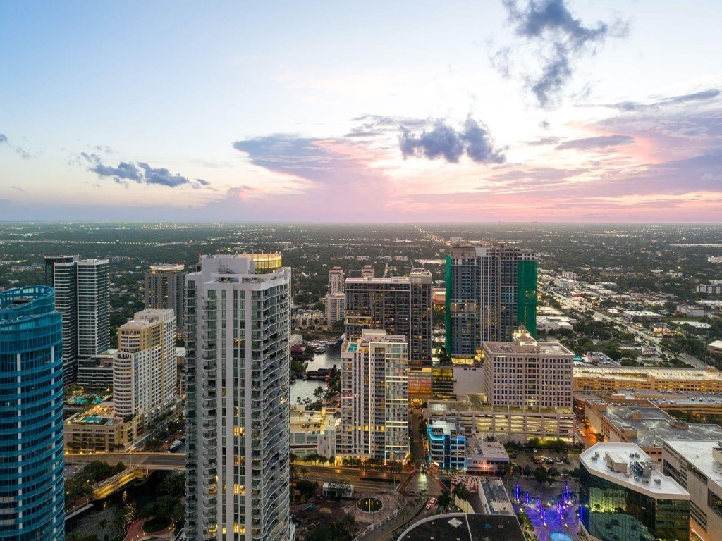 100 Las Olas Condo - Residential