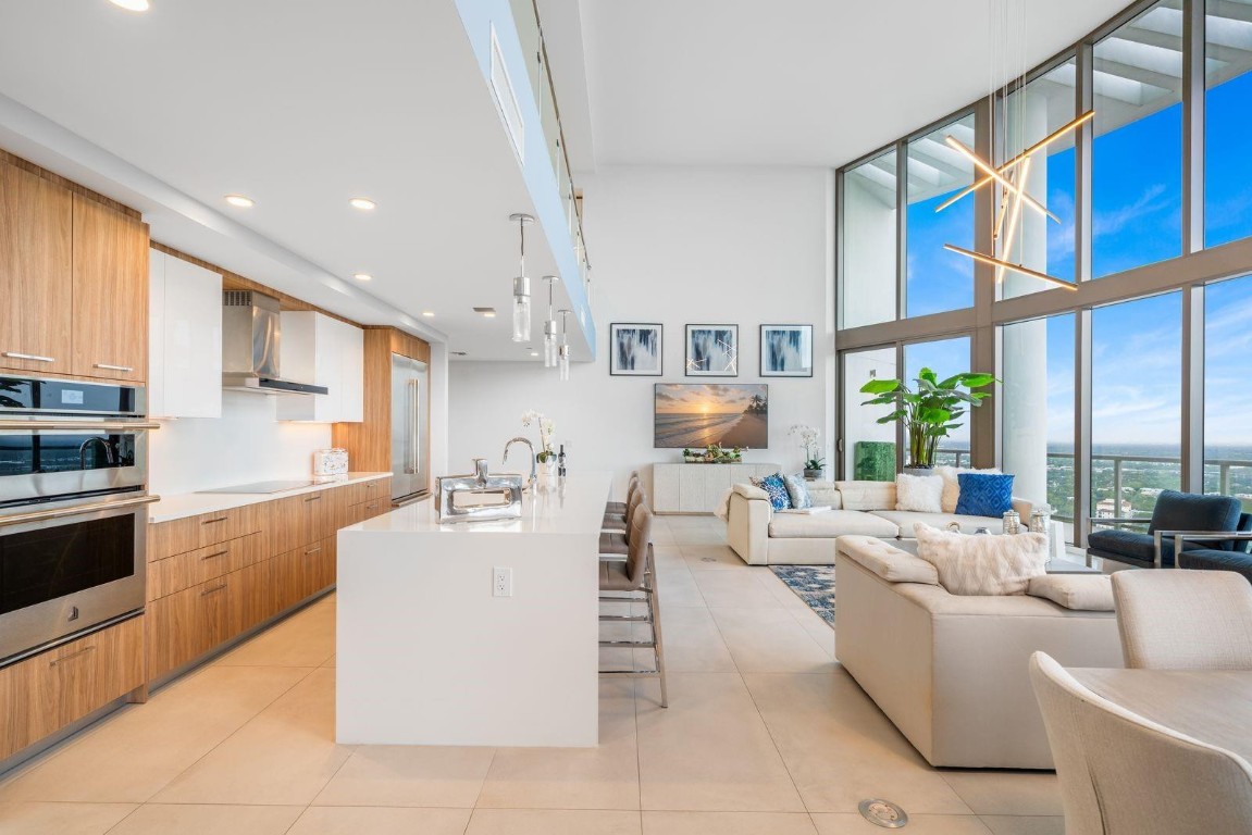 100 Las Olas Condo - Residential