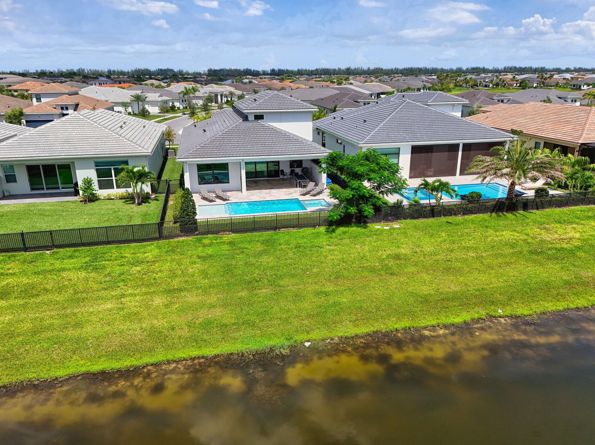 CRESSWIND PALM BEACH - Residential