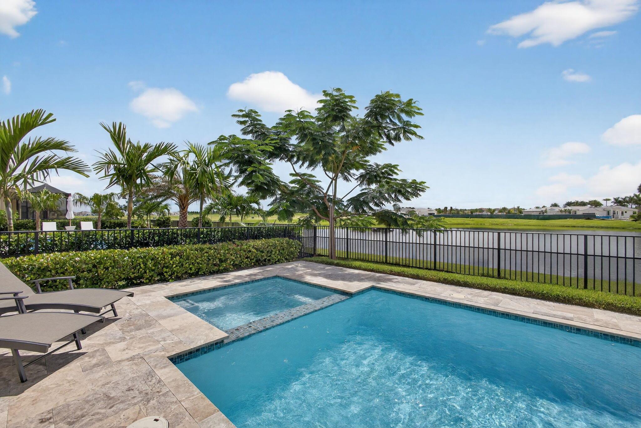 CRESSWIND PALM BEACH - Residential