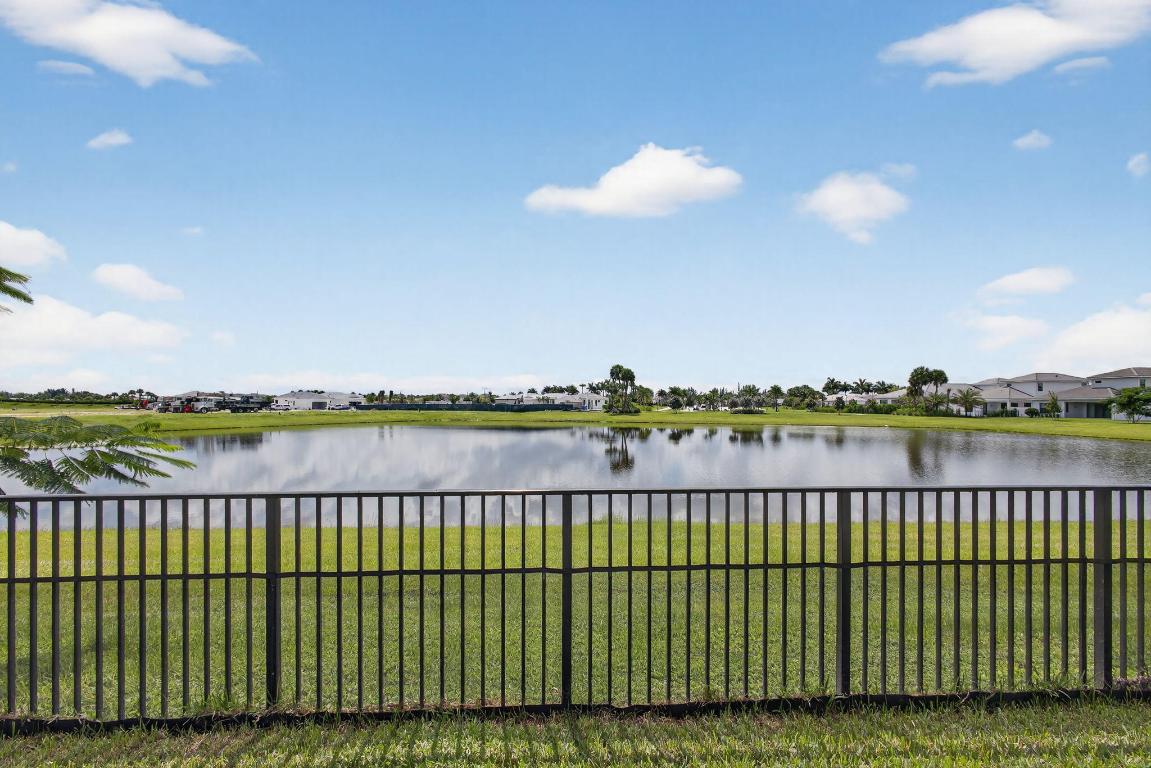 CRESSWIND PALM BEACH - Residential