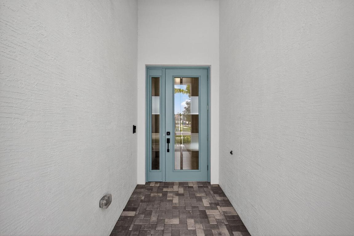 CRESSWIND PALM BEACH - Residential