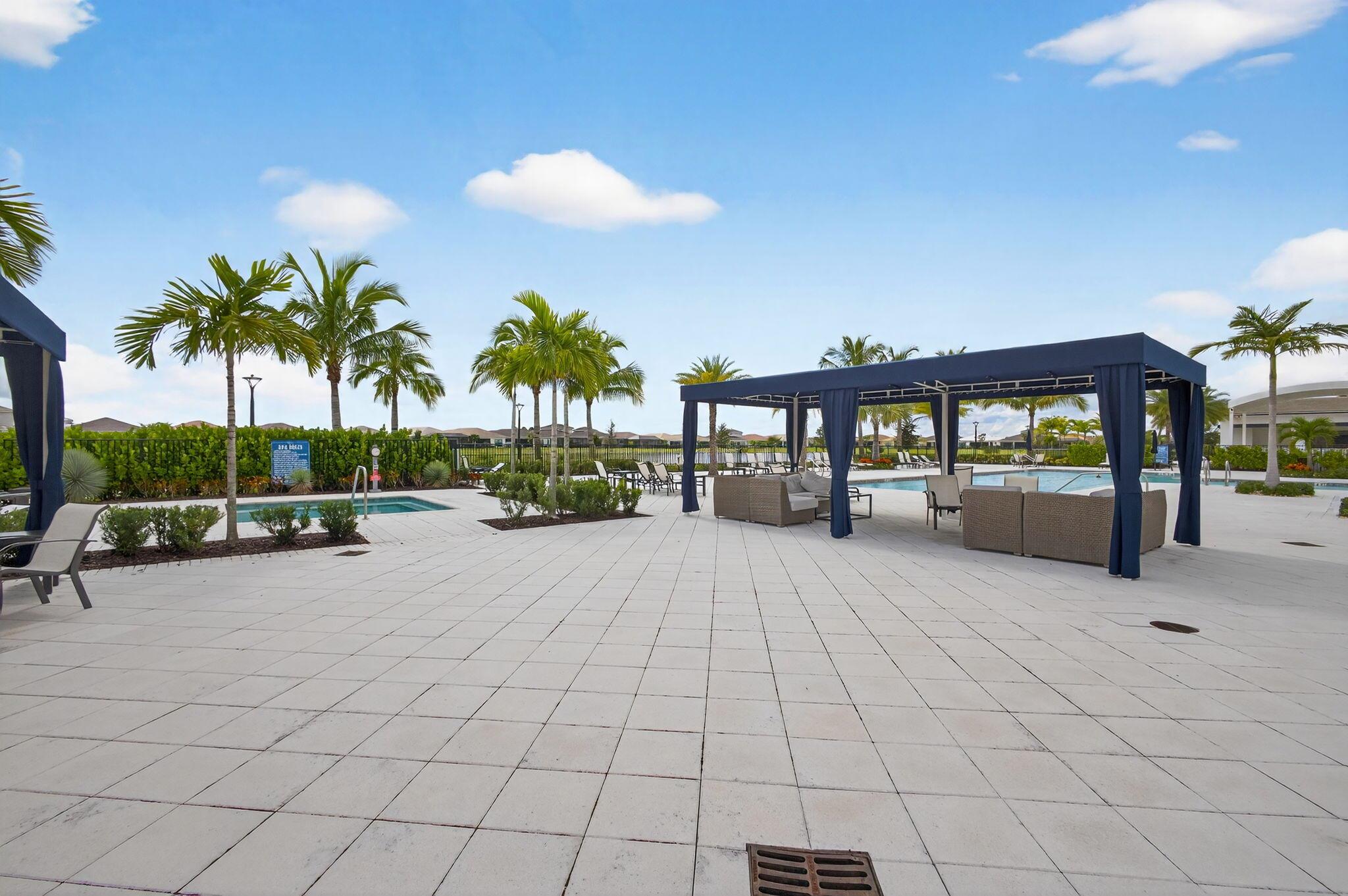 CRESSWIND PALM BEACH - Residential