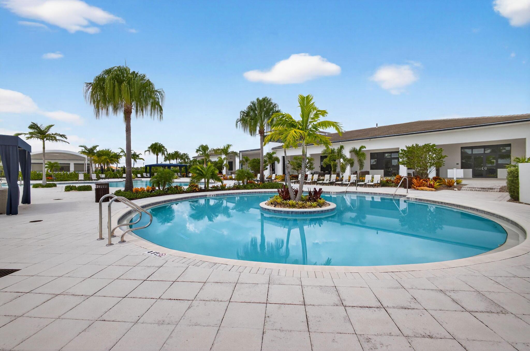 CRESSWIND PALM BEACH - Residential