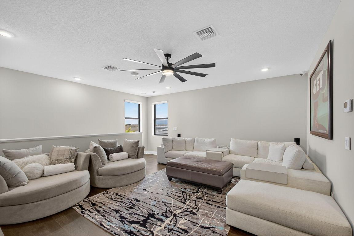 CRESSWIND PALM BEACH - Residential