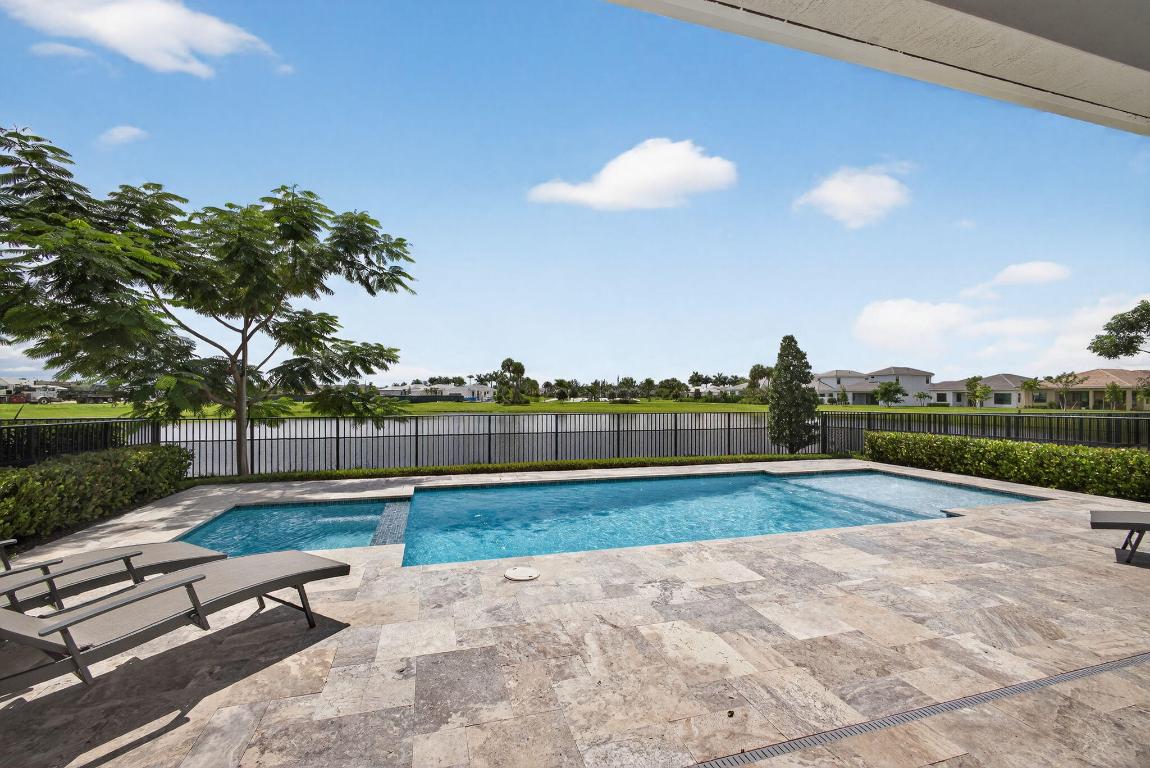 CRESSWIND PALM BEACH - Residential