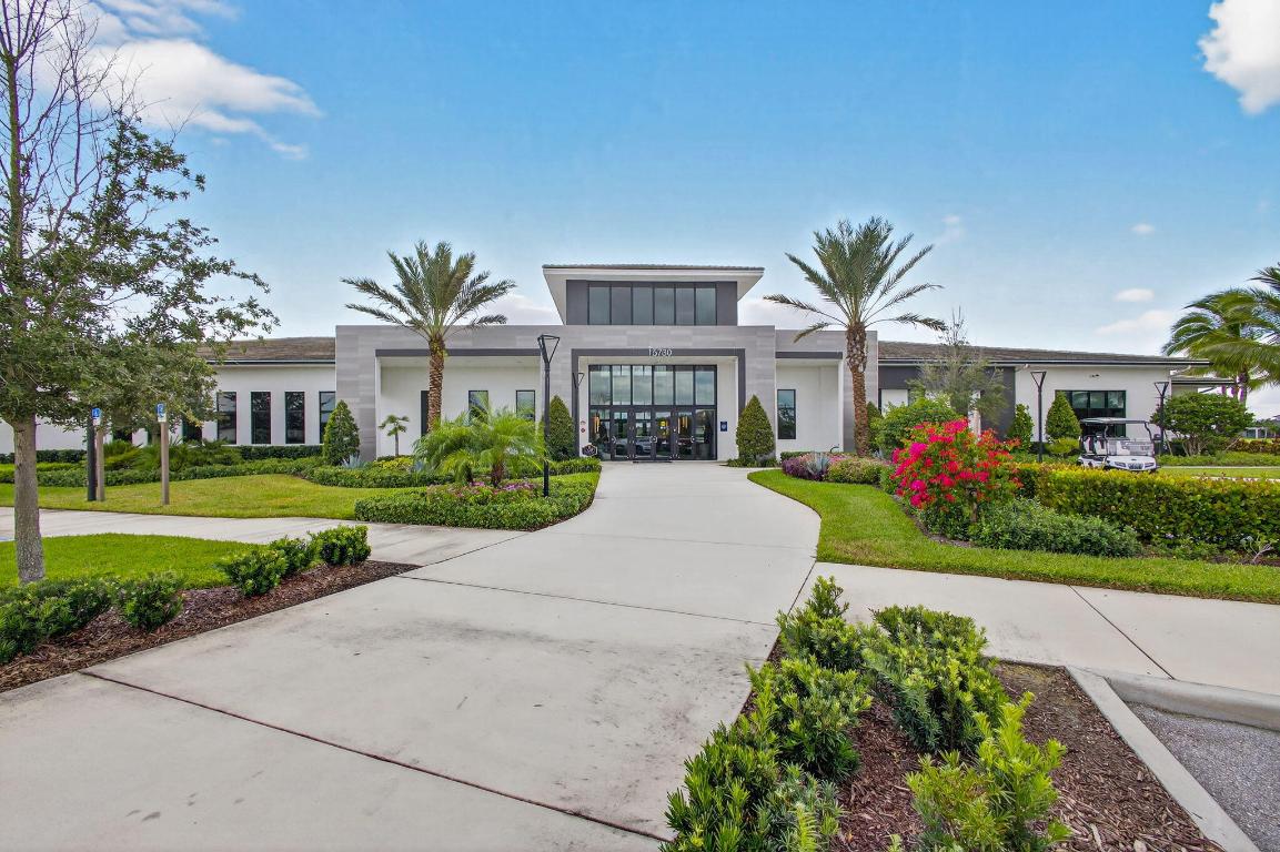 CRESSWIND PALM BEACH - Residential