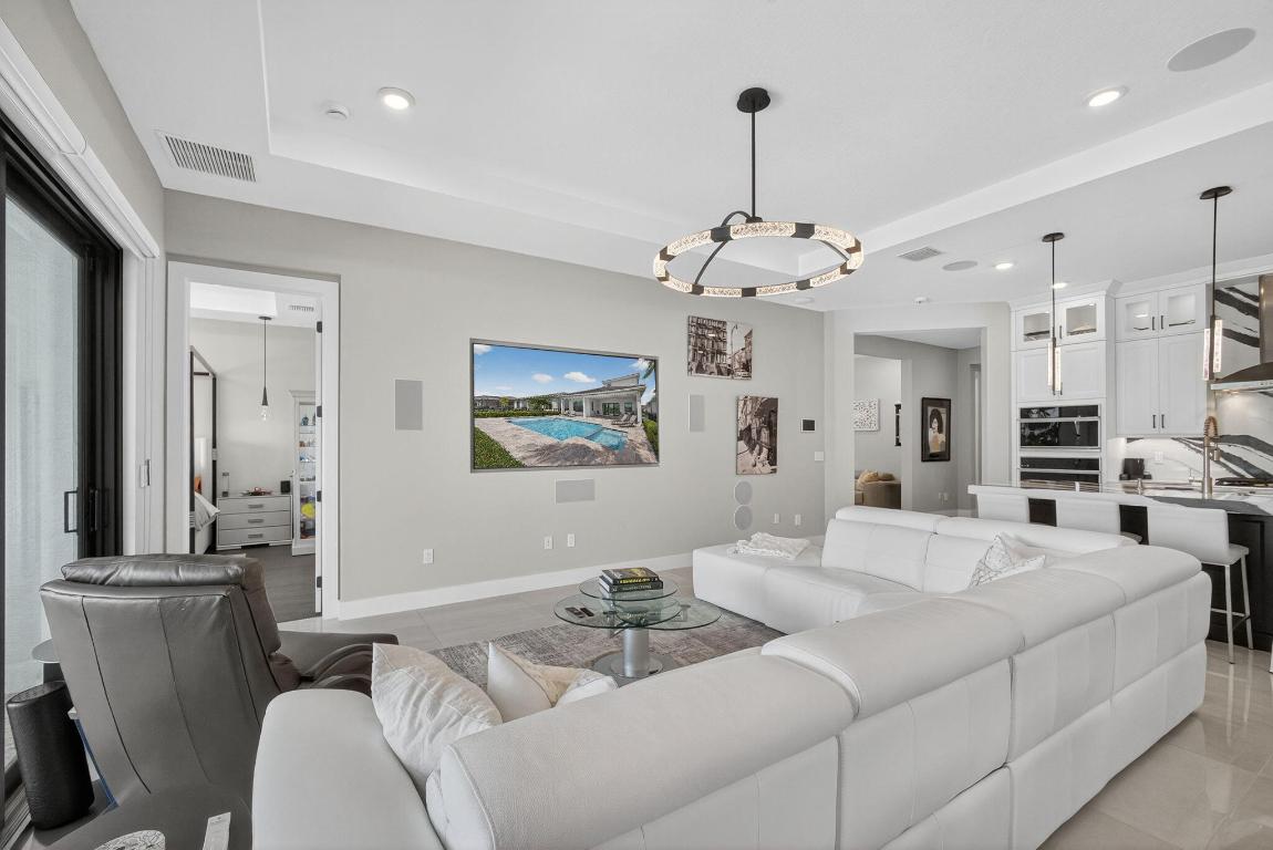 CRESSWIND PALM BEACH - Residential