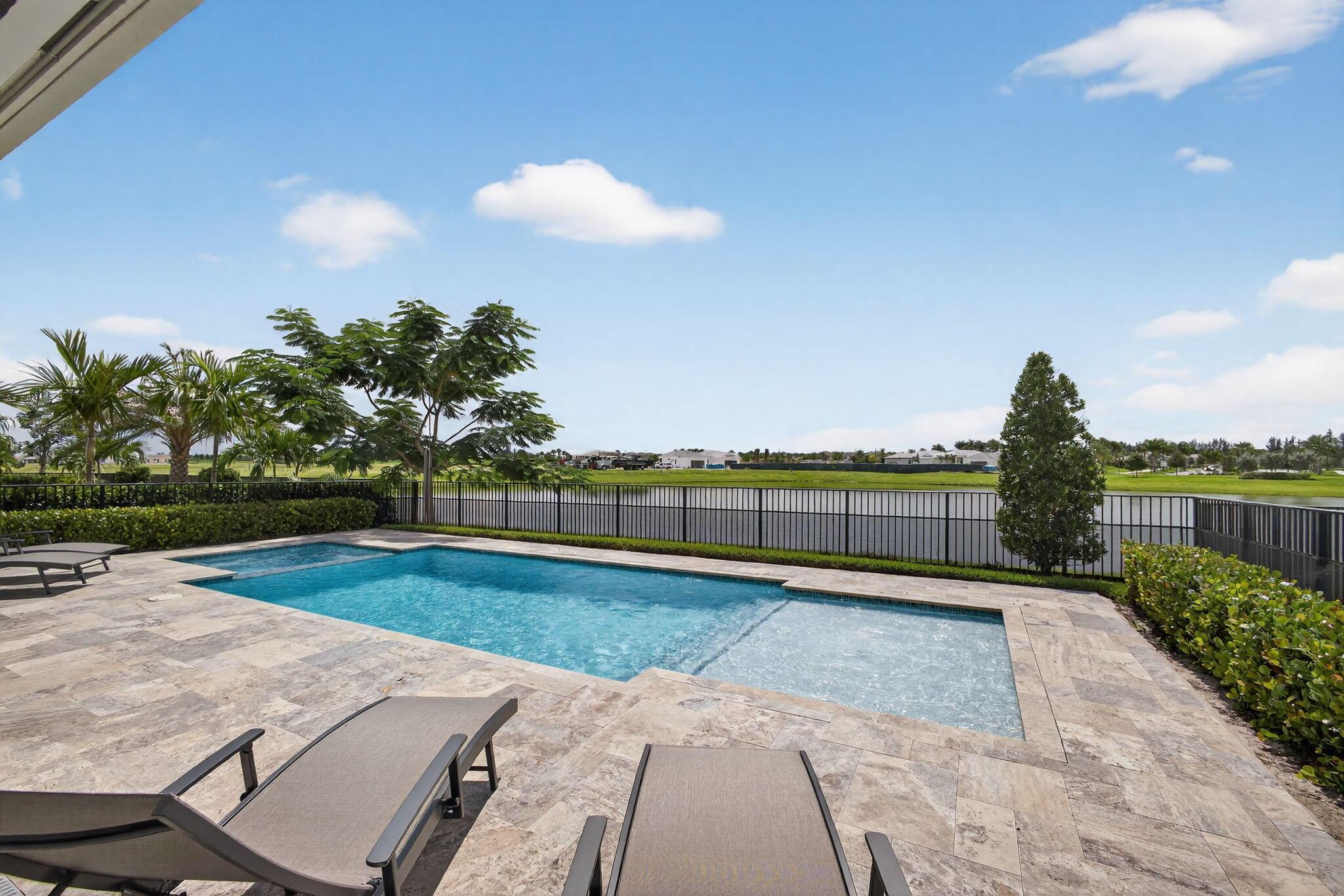 CRESSWIND PALM BEACH - Residential