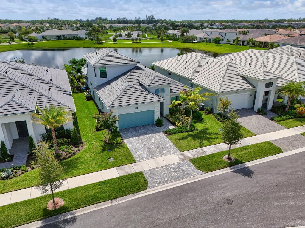 CRESSWIND PALM BEACH - Residential