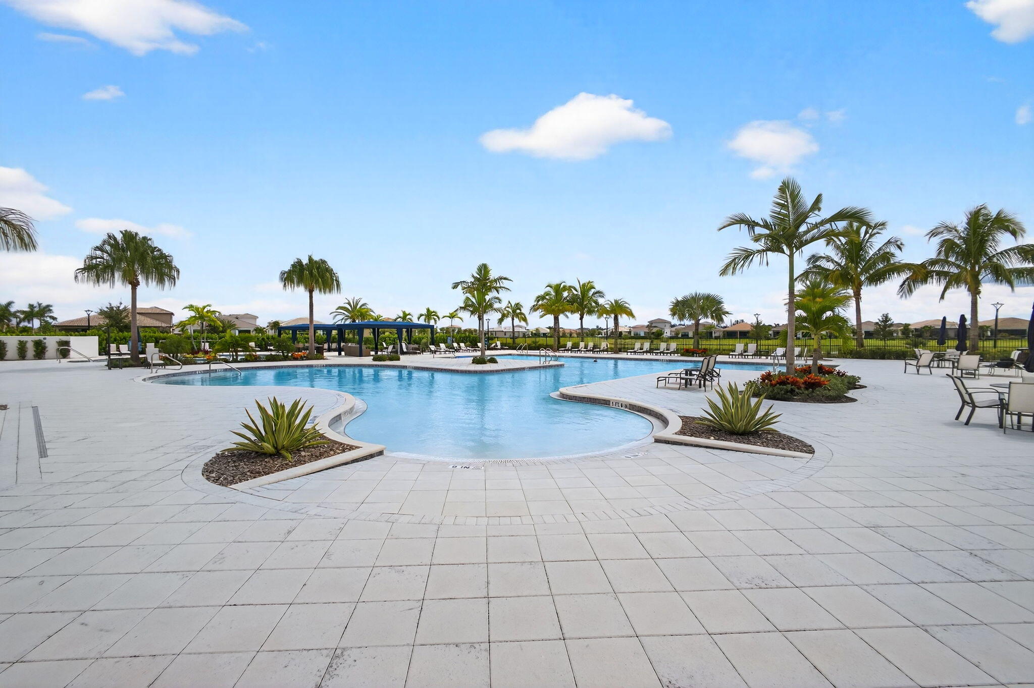 CRESSWIND PALM BEACH - Residential