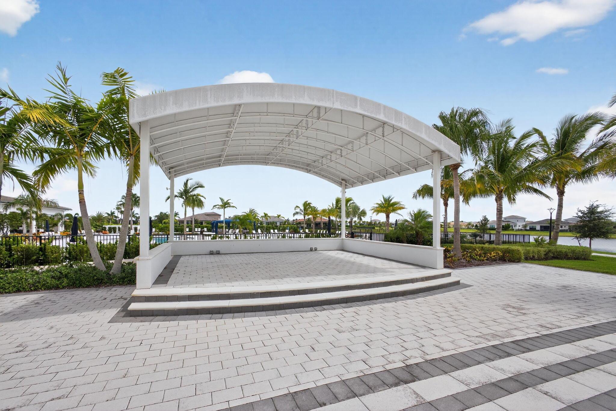 CRESSWIND PALM BEACH - Residential