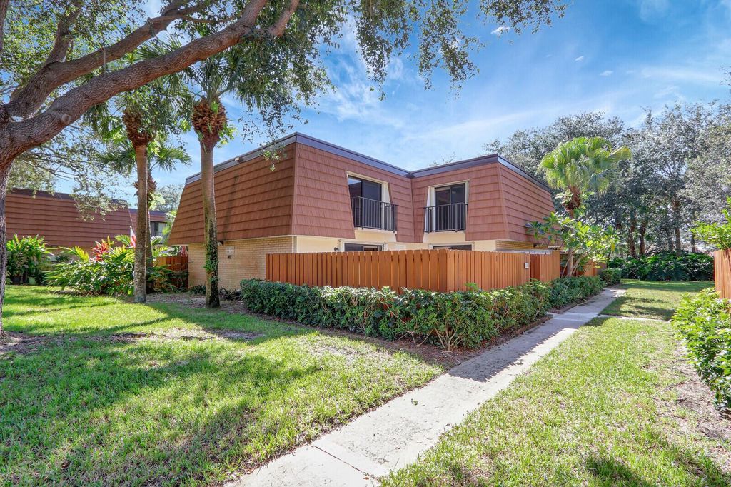 Photo of 2507 25th Court, Jupiter, FL 33477 (MLS # R10930380)