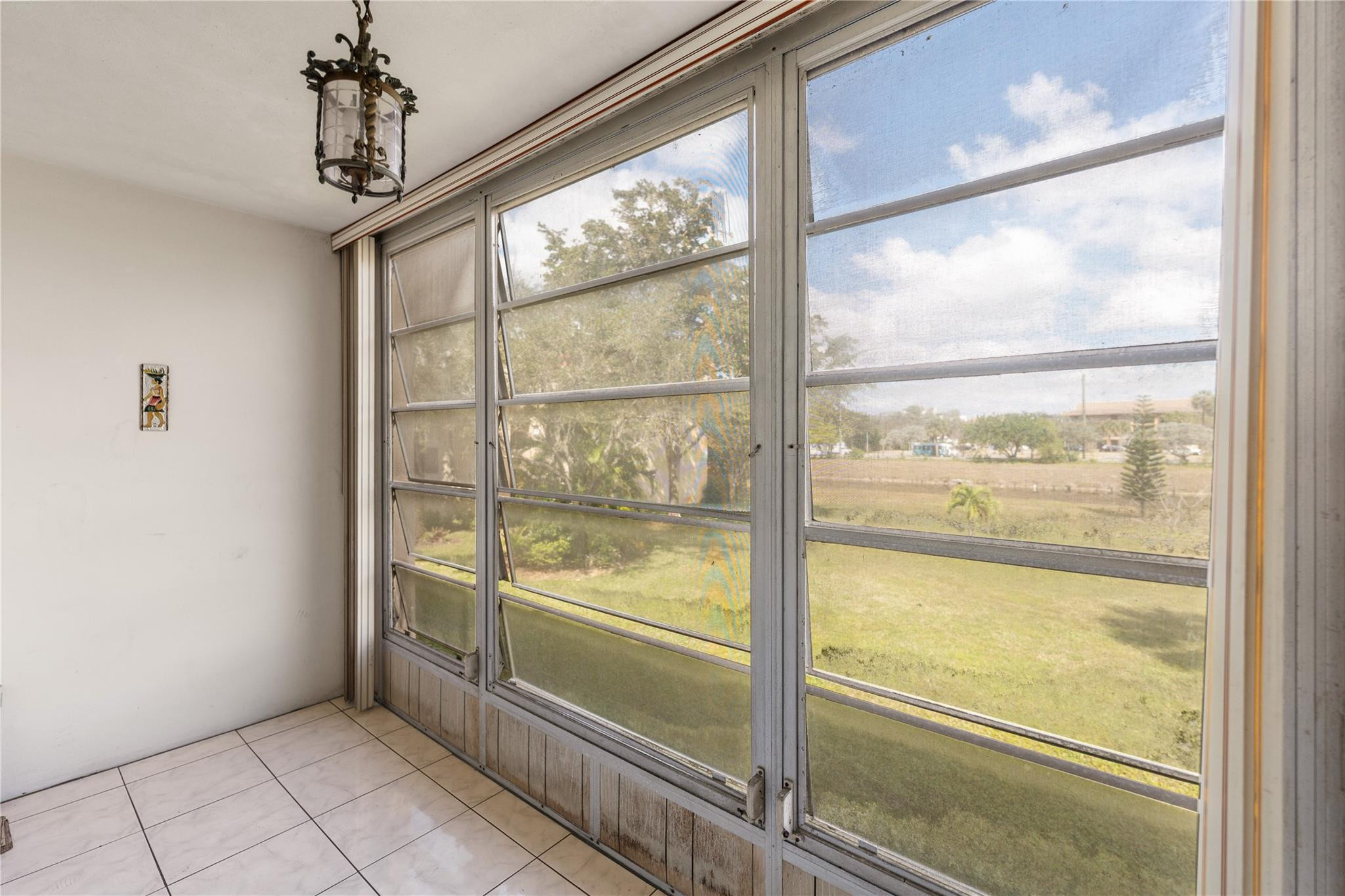 SUNRISE LAKES - Residential