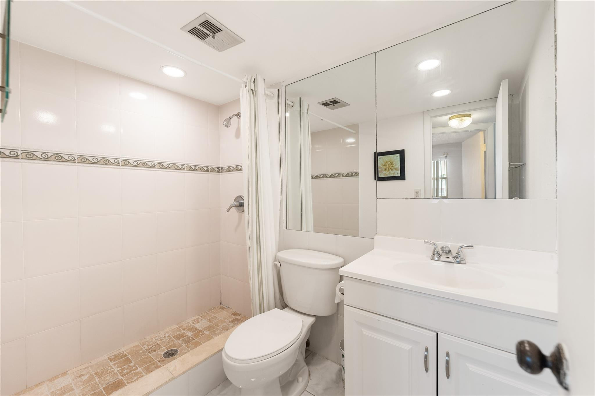 SUNRISE LAKES - Residential