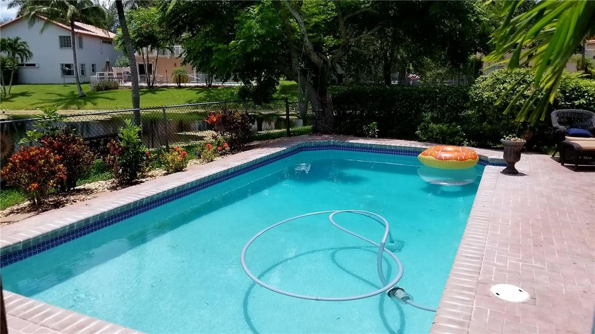 Countrys Point 119-29 B - Residential