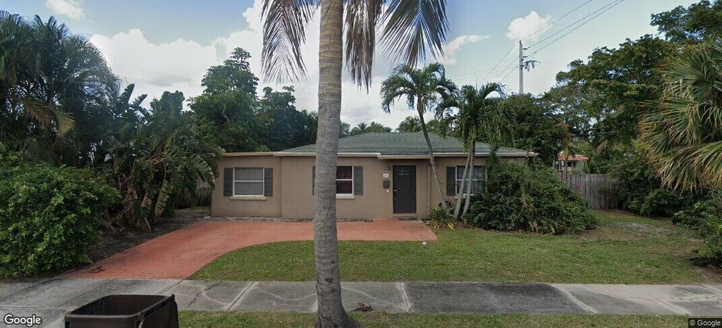 Photo of 2420 Sunrise Boulevard, Fort Pierce, FL 34982 (MLS # R11125036)