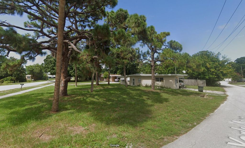 Photo of 2420 Sunrise Boulevard, Fort Pierce, FL 34982 (MLS # R11125036)