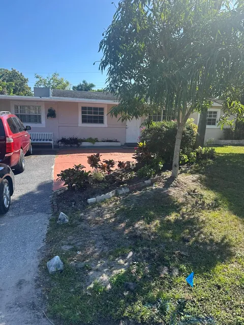 916 Caroline Avenue, West Palm Beach, FL MLS: R11074080