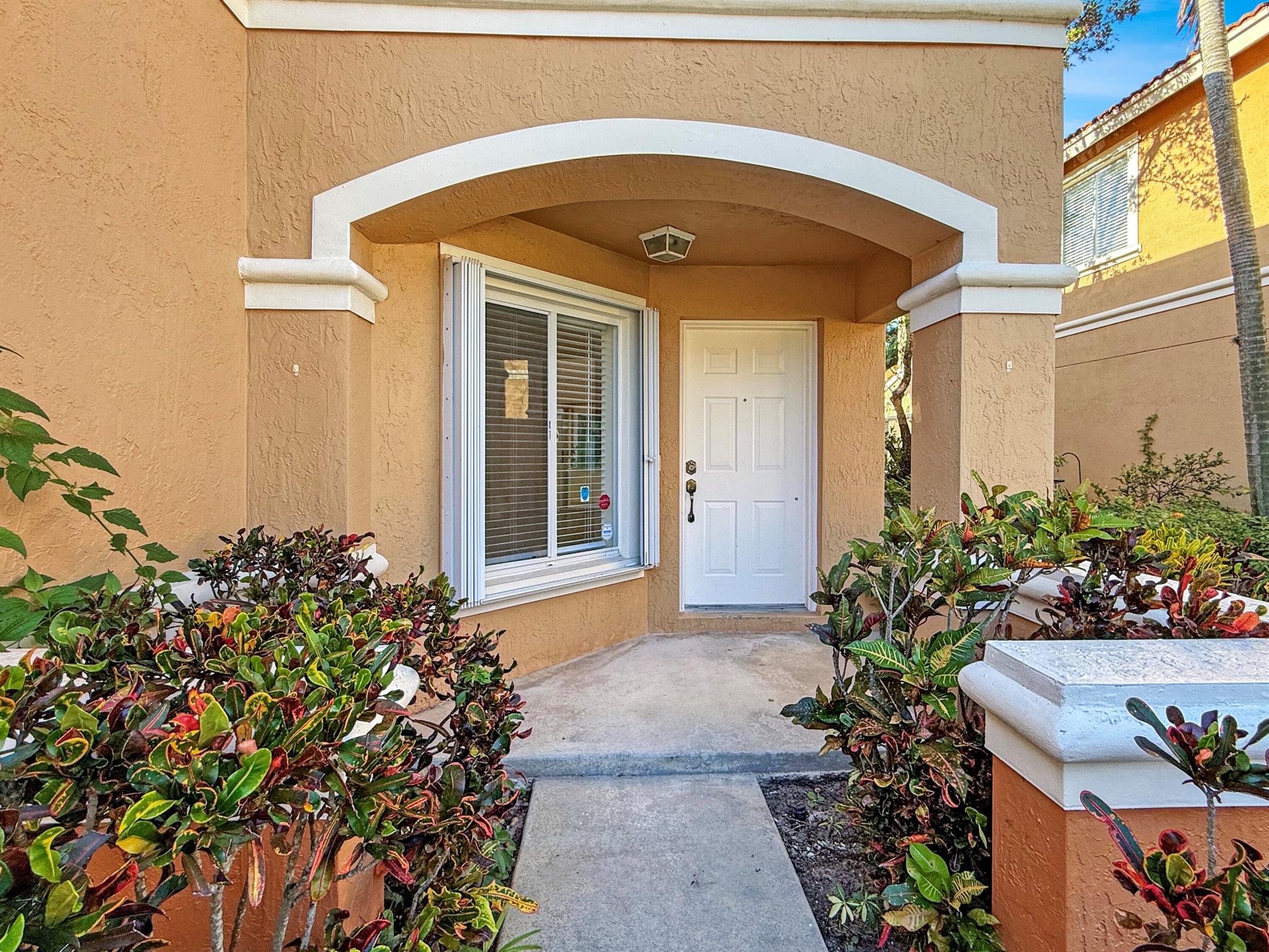 6160 Sugar Loaf Lane