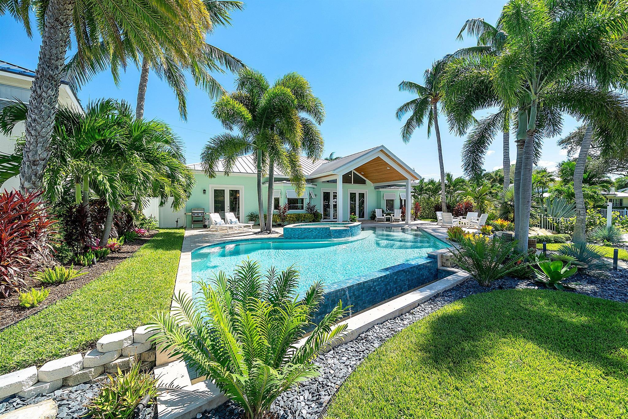 RIO VISTA OF ISLAND SHORE - Residential