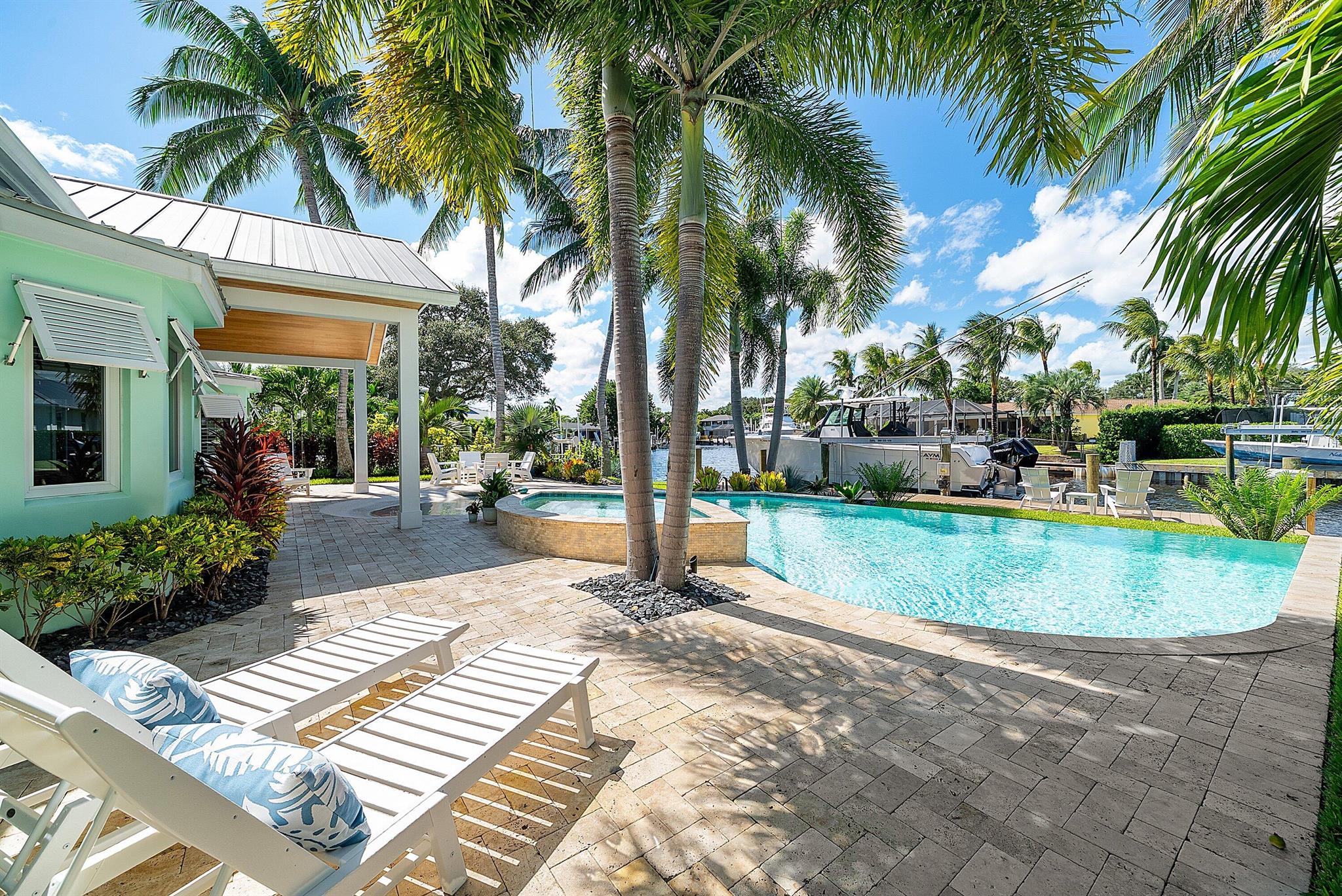 RIO VISTA OF ISLAND SHORE - Residential