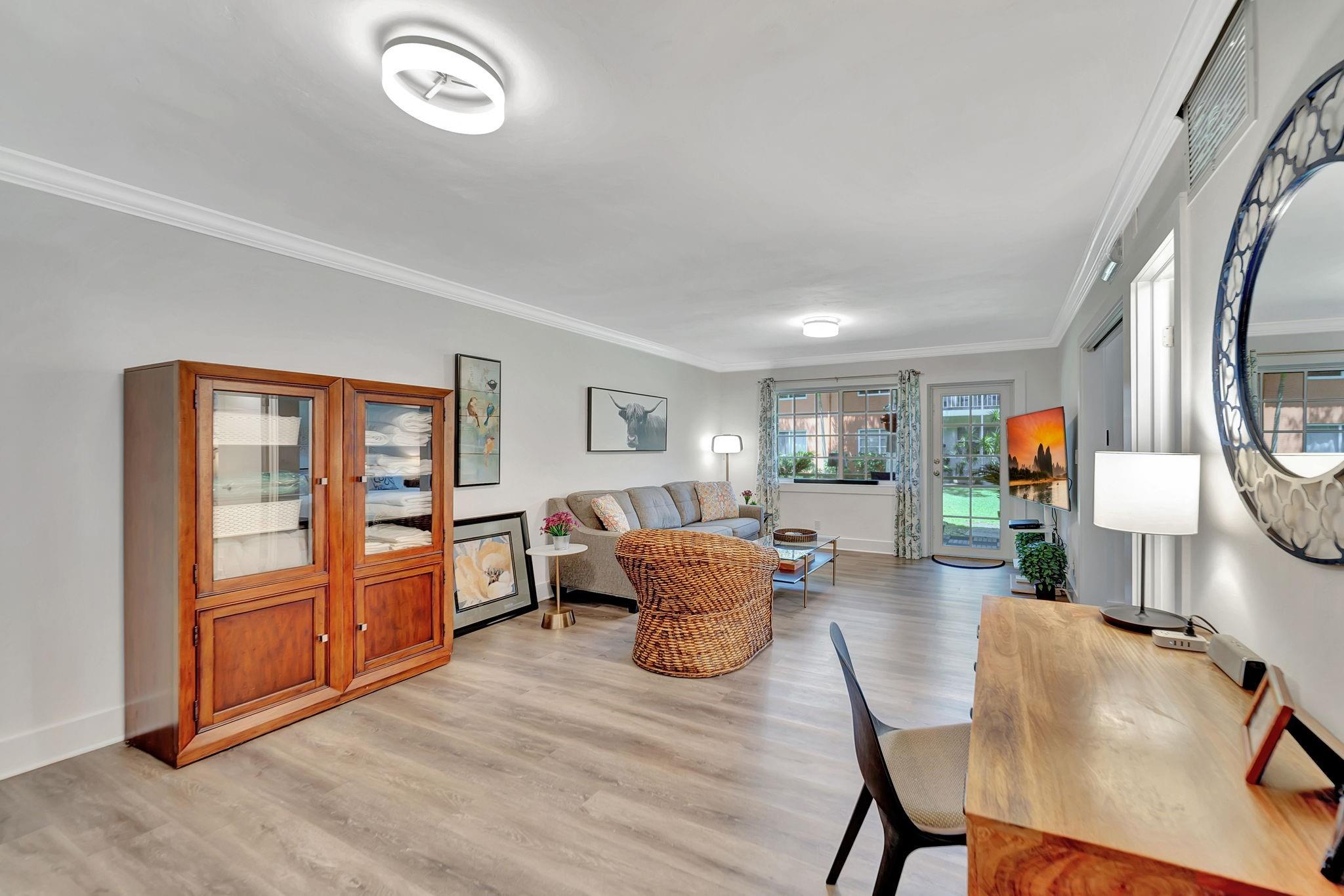 200 NE 19th Ct 109 M