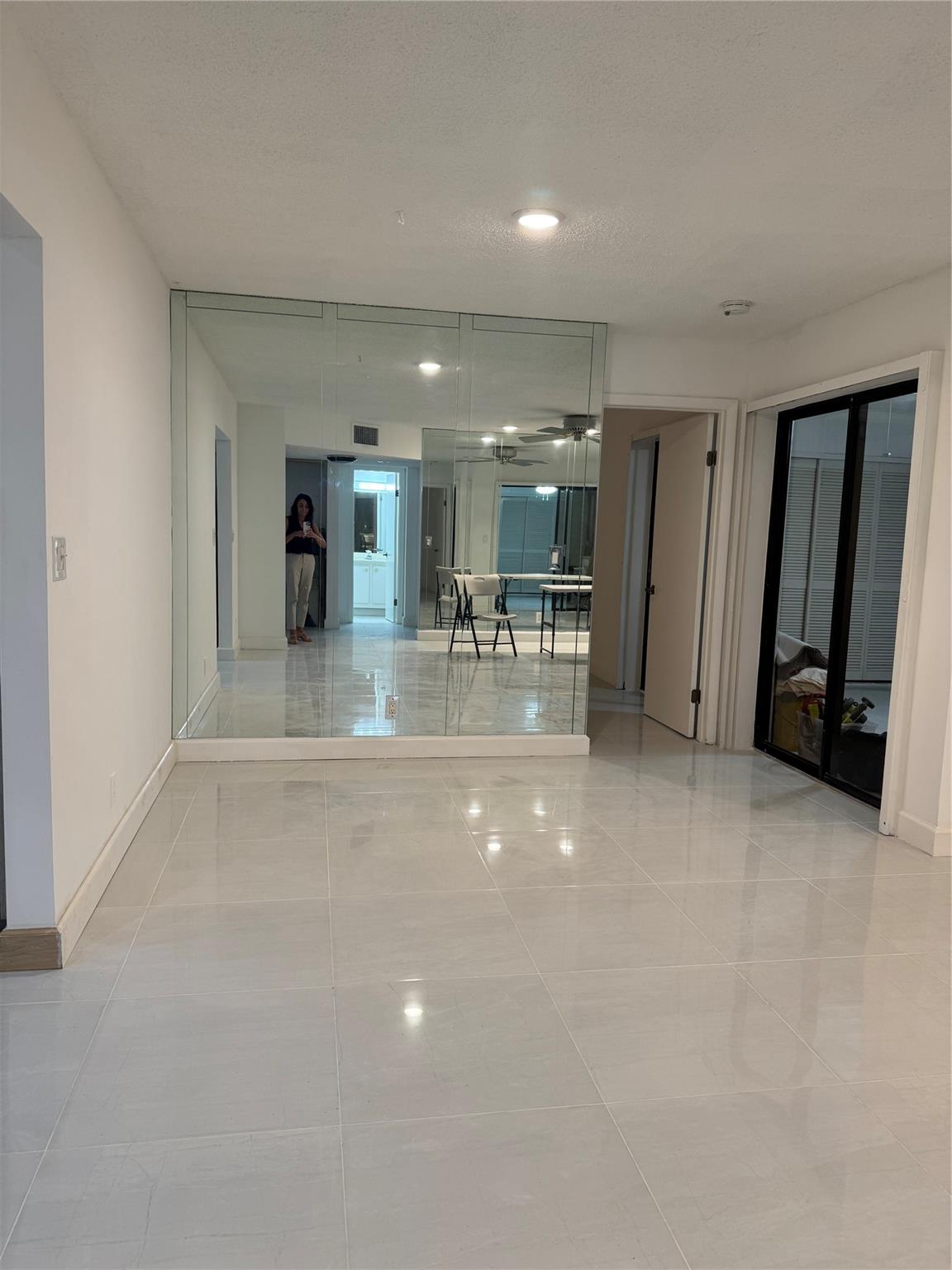 2/2 Just renovated, on Karanda IV available as soon as approved by HOA.