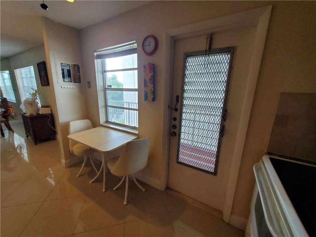 Garnet condo - Residential