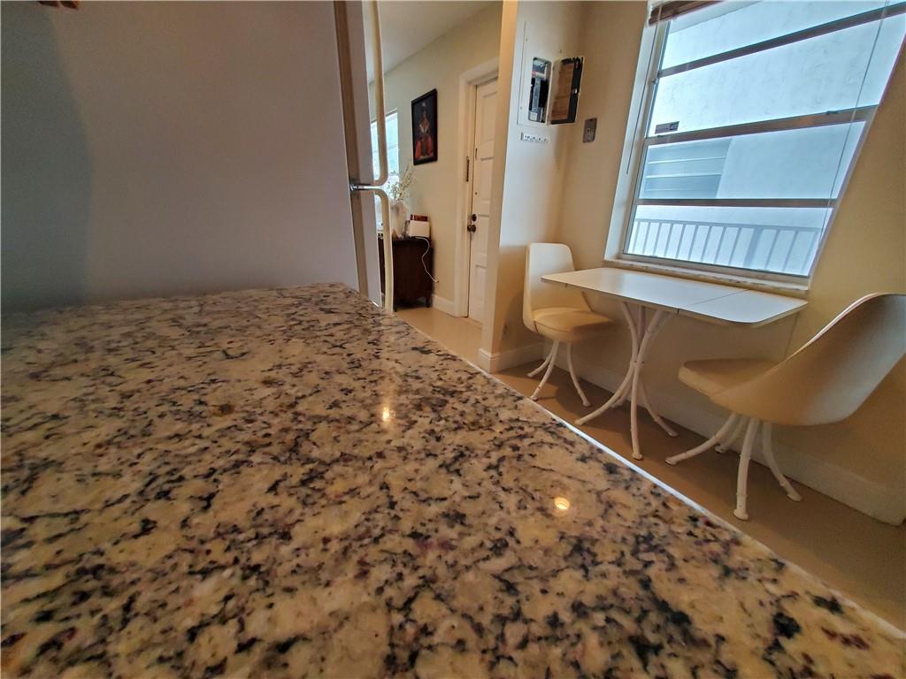 Garnet condo - Residential