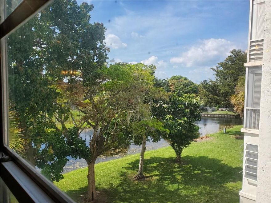 GORGEOUS CONDO STUNNING 2BEDROOMS 2 BATHS FURNISHED. TASTEFULLY REMODELLED. ENCLOSED FLORIDA ROOM FOR MORE SPACE AND STORAGE ROOM. THROUGHOUT CERAMIC FLOOR. RECENT AIR CONDITION & WATER TANK. THE CONDO IN AN ACTIVE ADULT COMMUNITY 55+WITH POOL, FITNESS CENTER, LIBRARY, TENNIS COURT, SHUFFLEBOARD, LARGE POOL DECK, BARBECUE GRILLS. The requirement is: Past 3 Monts bank statement, past 3-year tax document 1099 or W-2 10% down. One year of maintenance fees in advance.