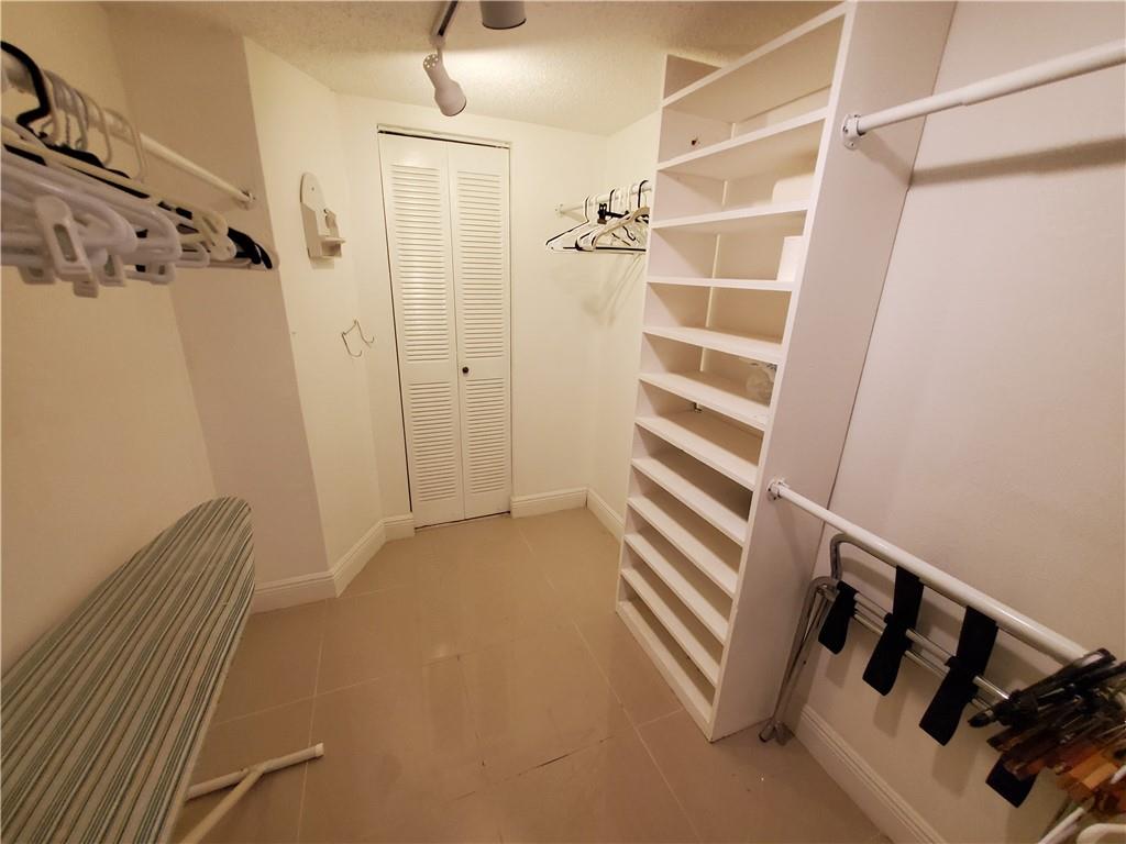 Garnet condo - Residential