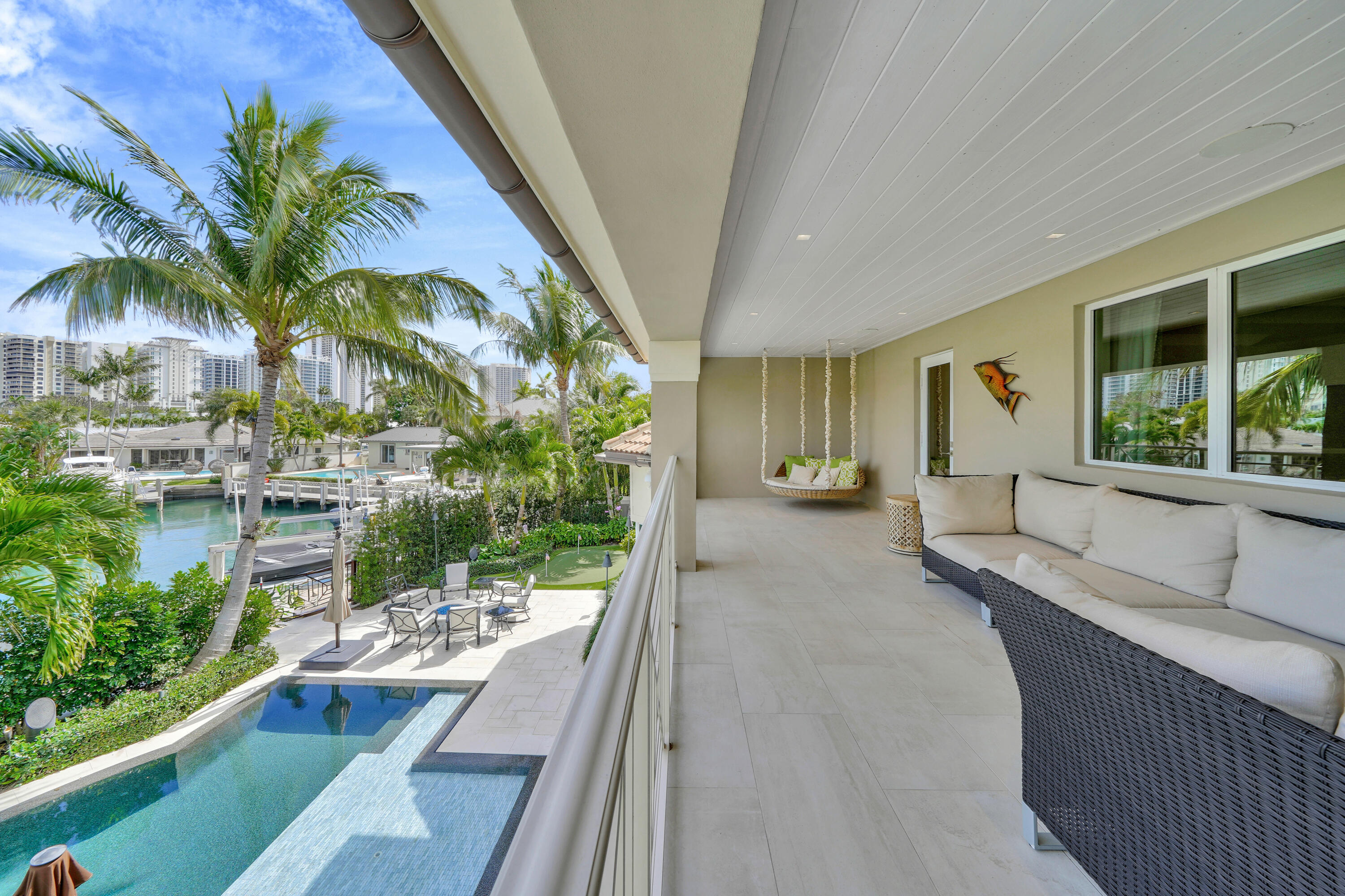 YACHT HARBOR MANOR - Residential