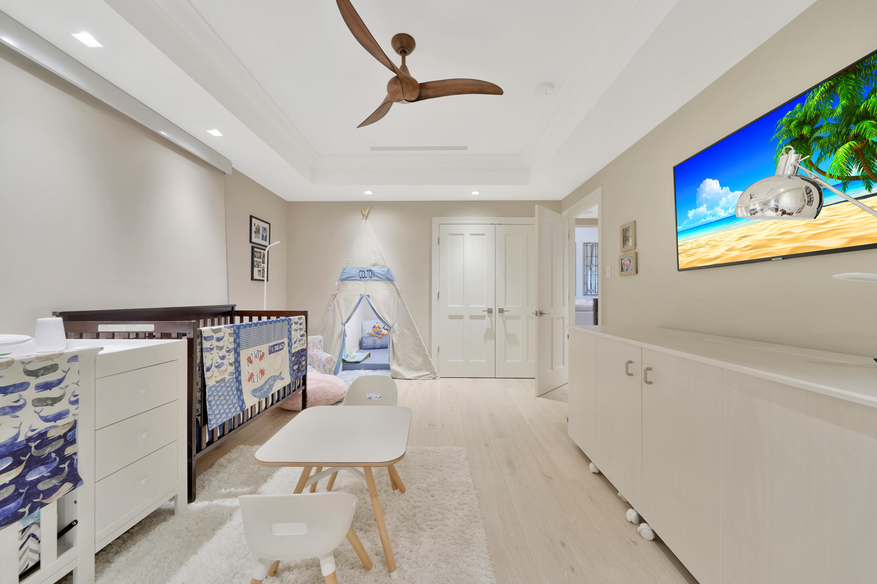 YACHT HARBOR MANOR - Residential