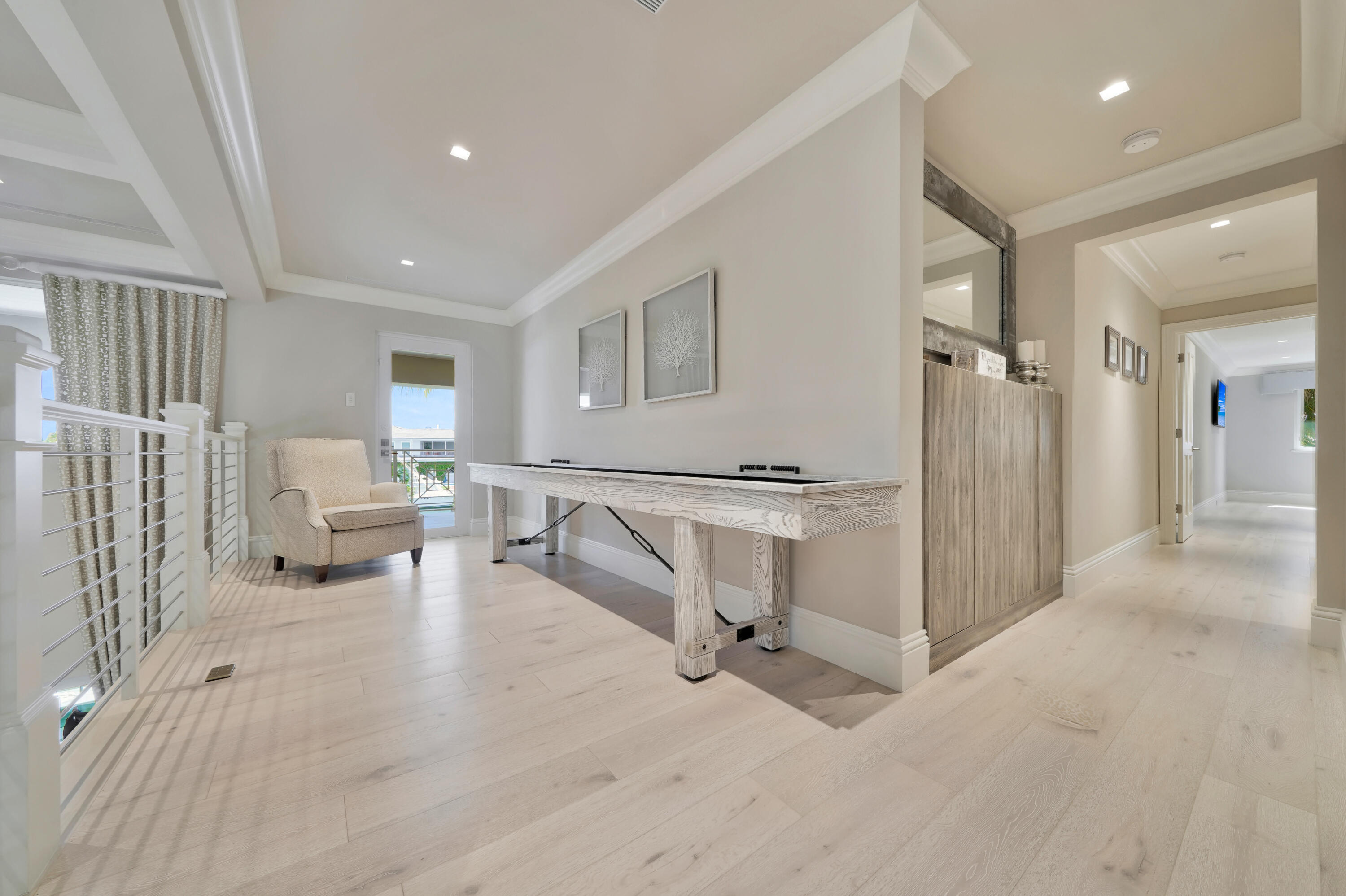 YACHT HARBOR MANOR - Residential
