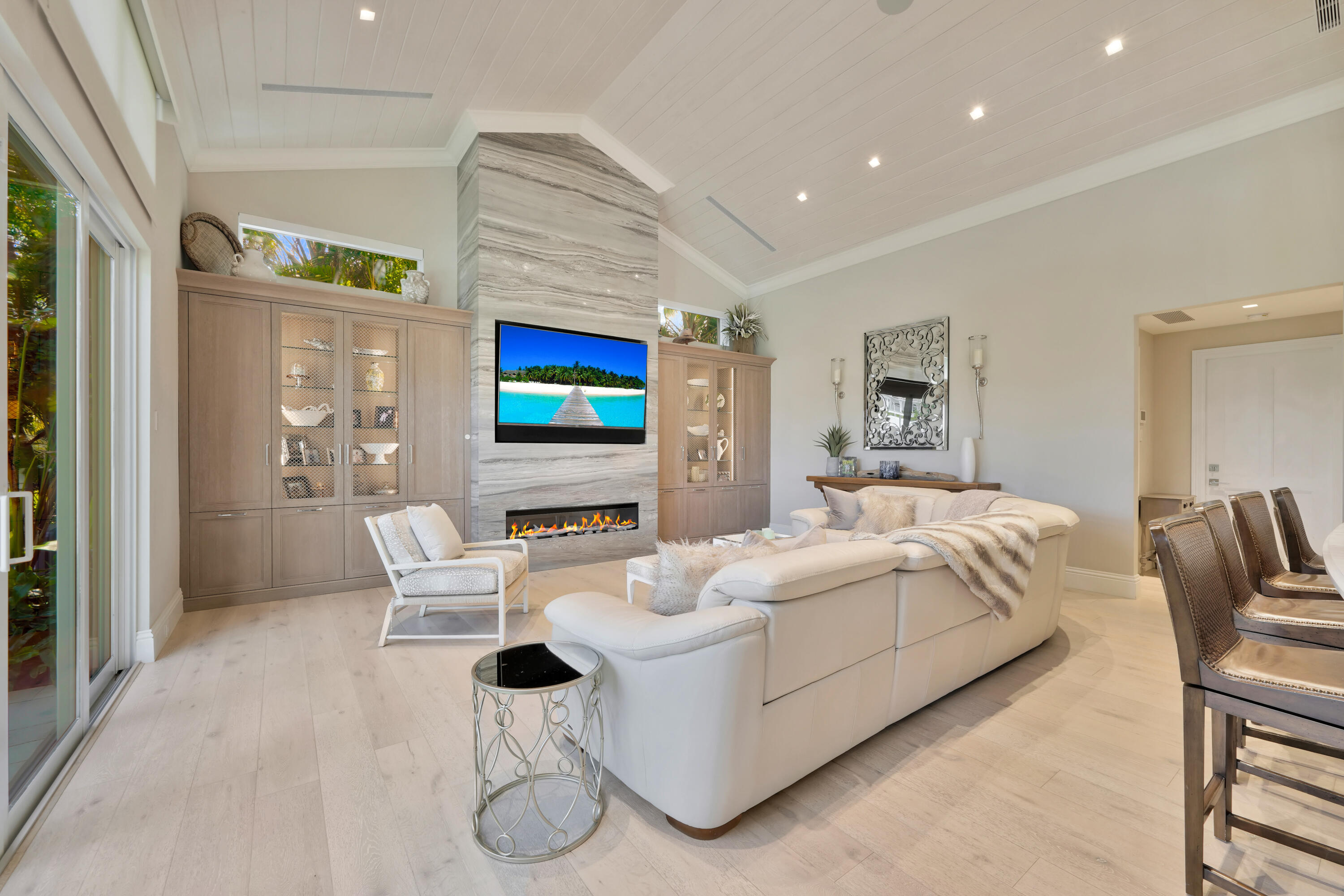 YACHT HARBOR MANOR - Residential