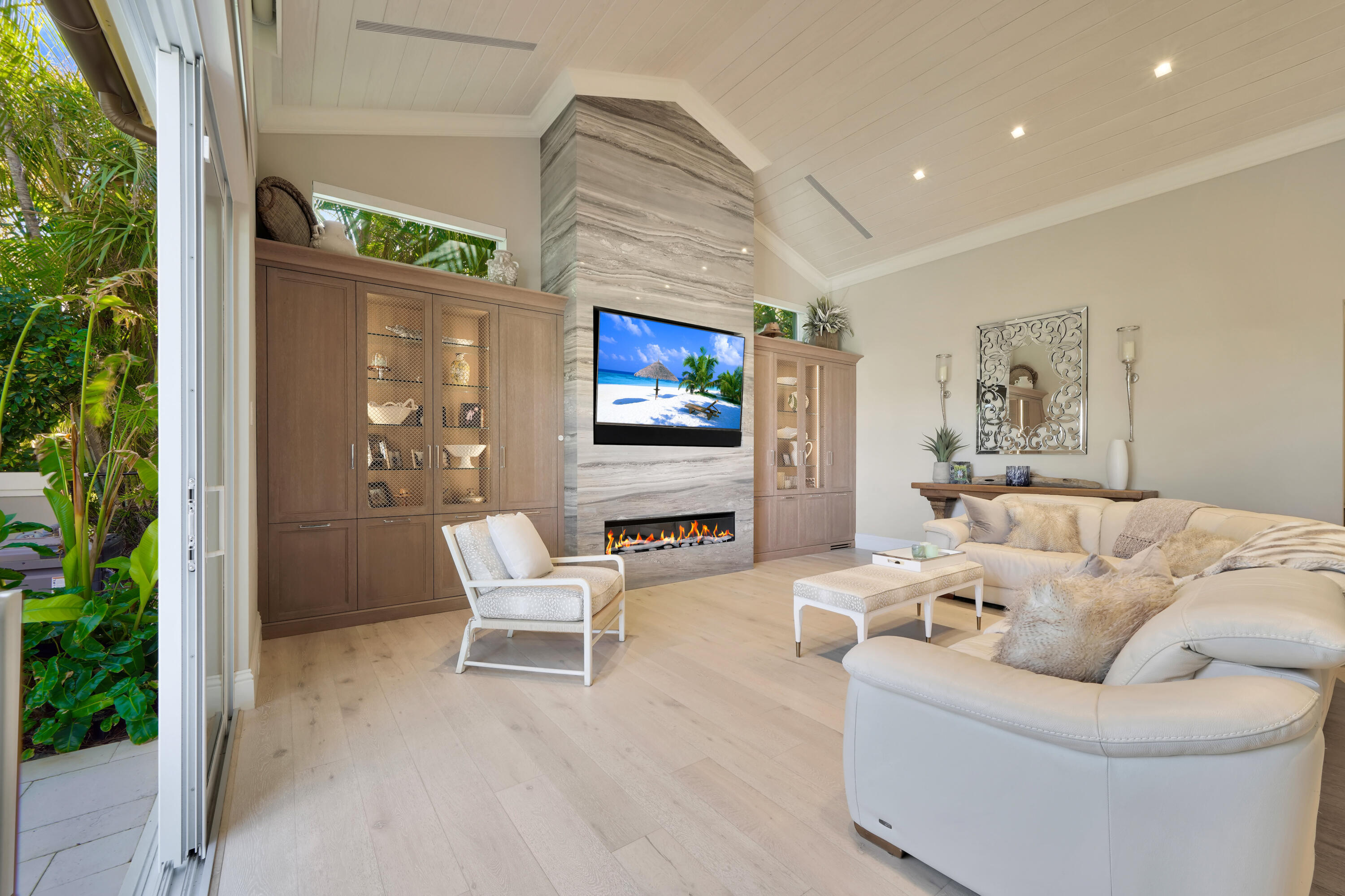 YACHT HARBOR MANOR - Residential