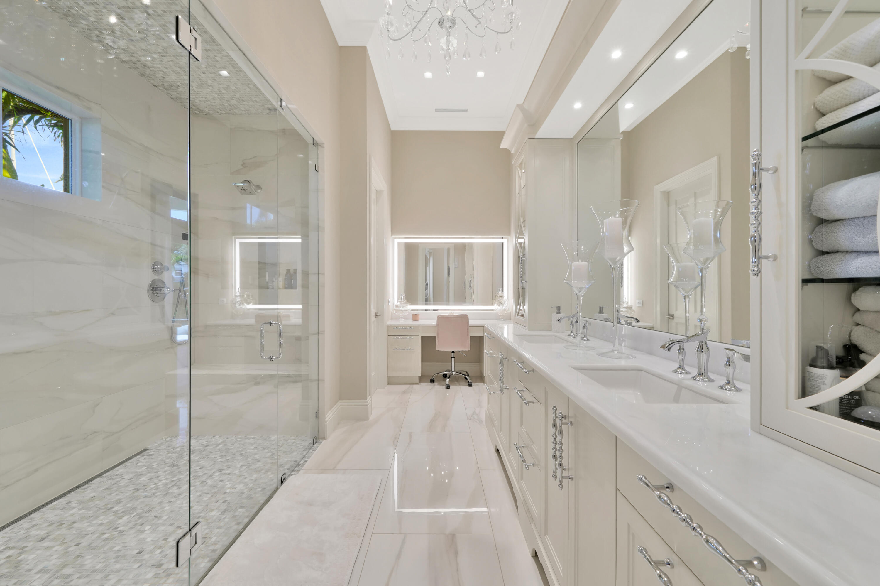 YACHT HARBOR MANOR - Residential