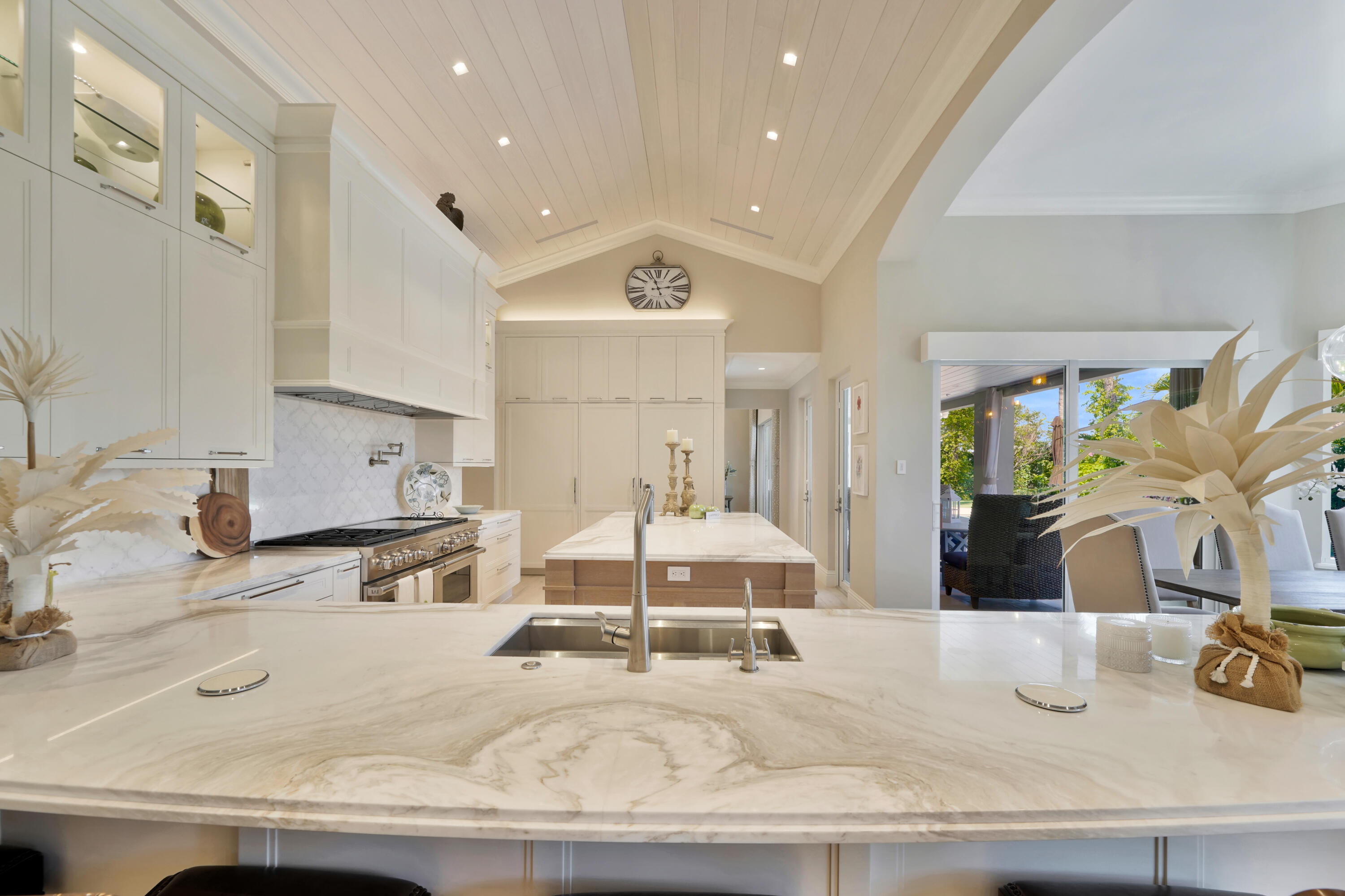 YACHT HARBOR MANOR - Residential