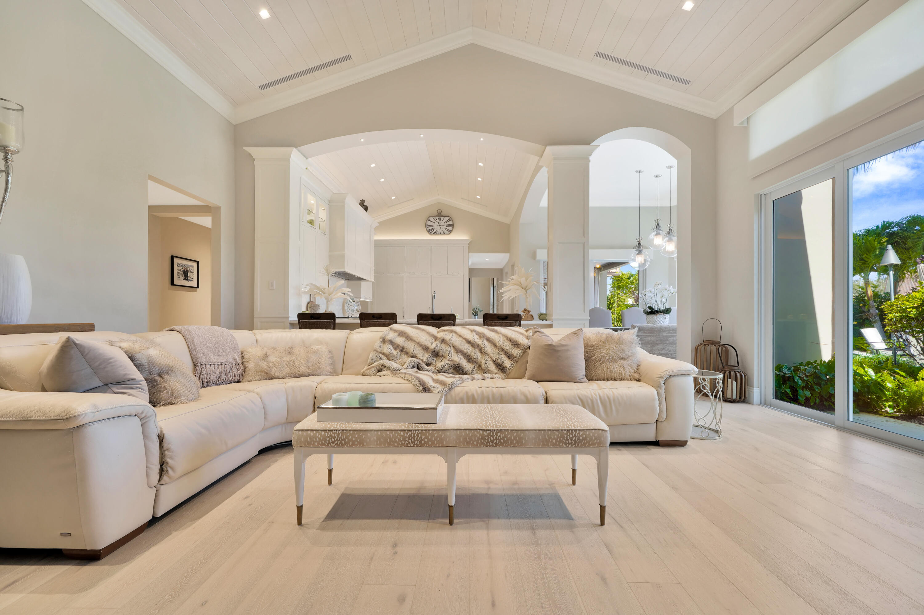 YACHT HARBOR MANOR - Residential