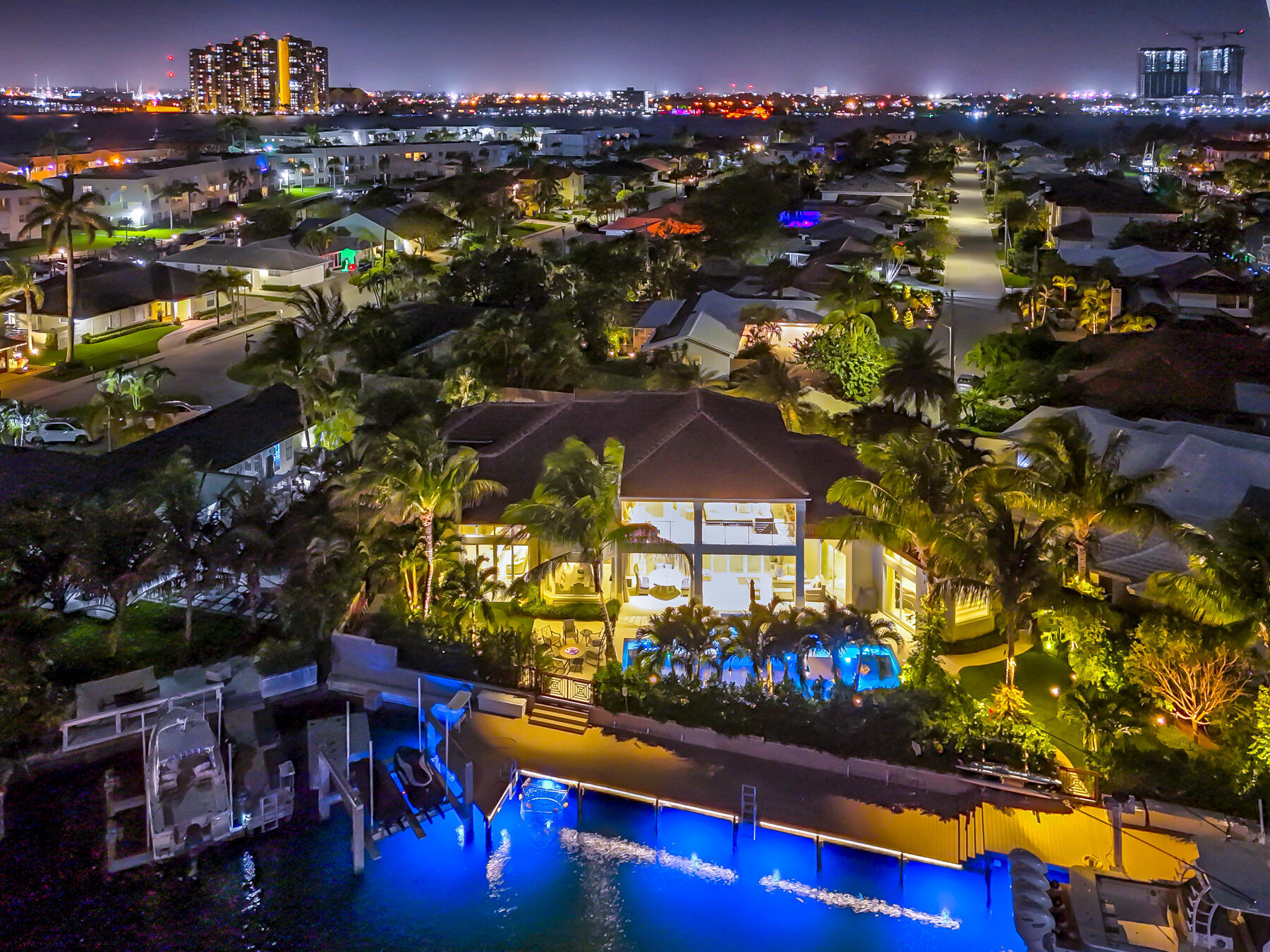 YACHT HARBOR MANOR - Residential