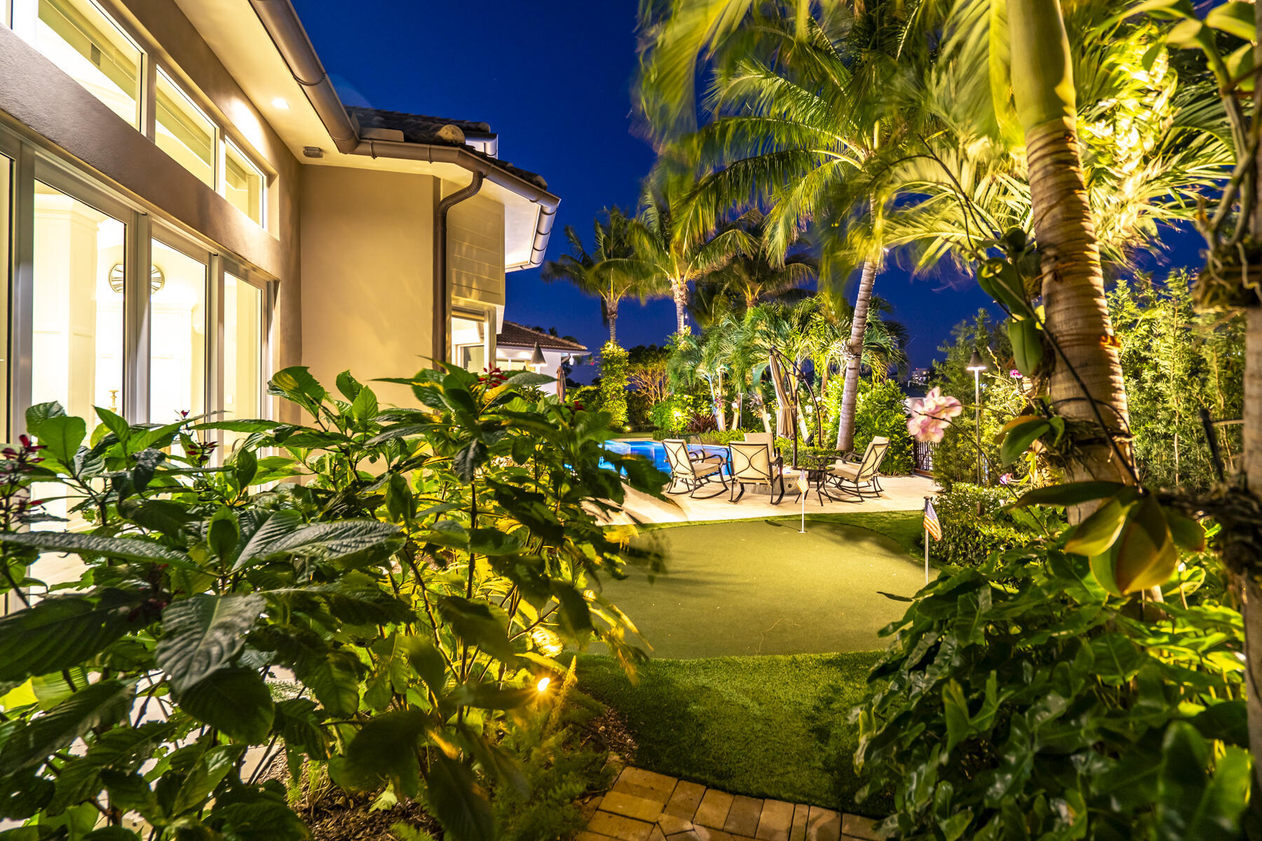 YACHT HARBOR MANOR - Residential