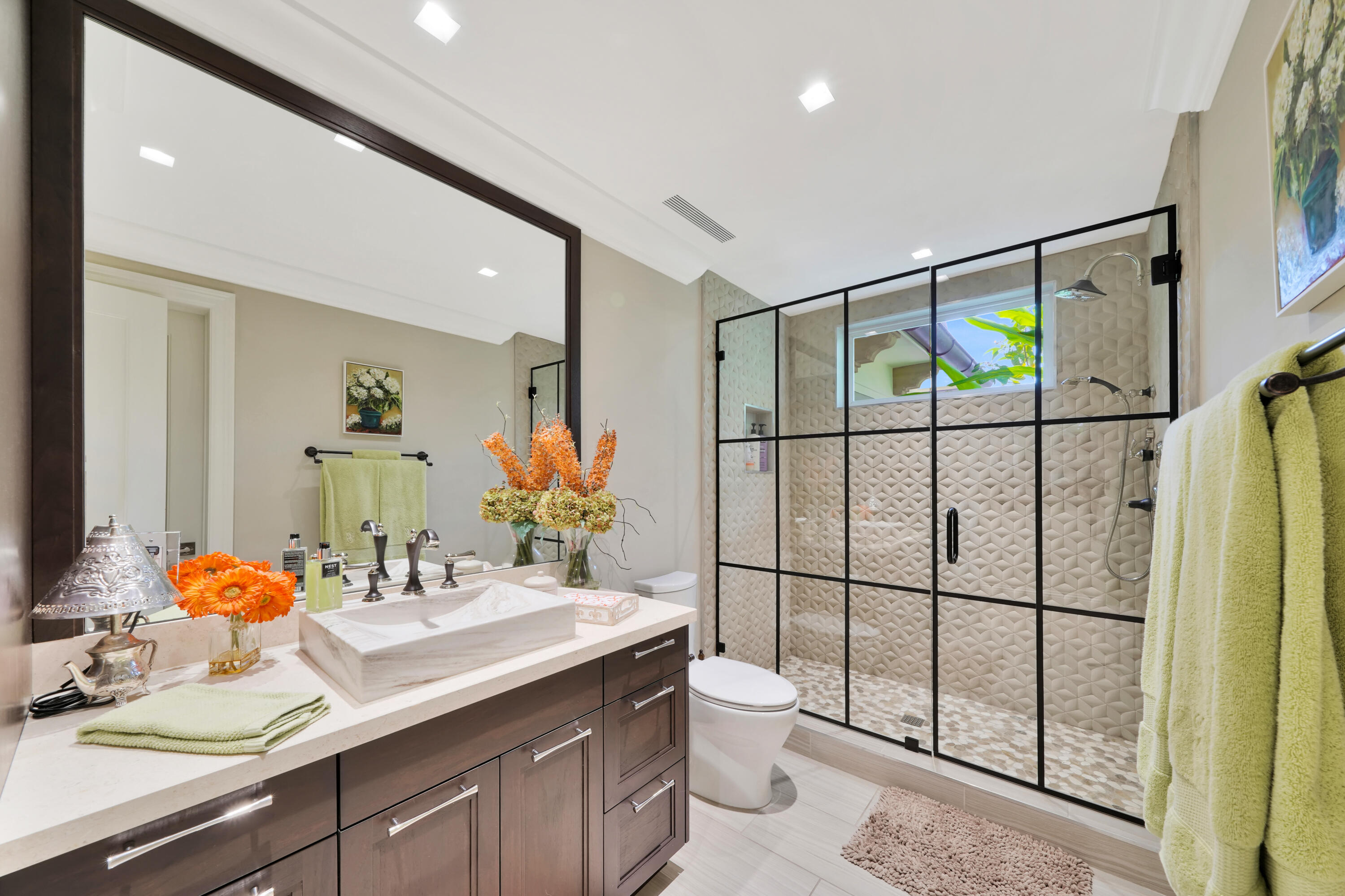 YACHT HARBOR MANOR - Residential