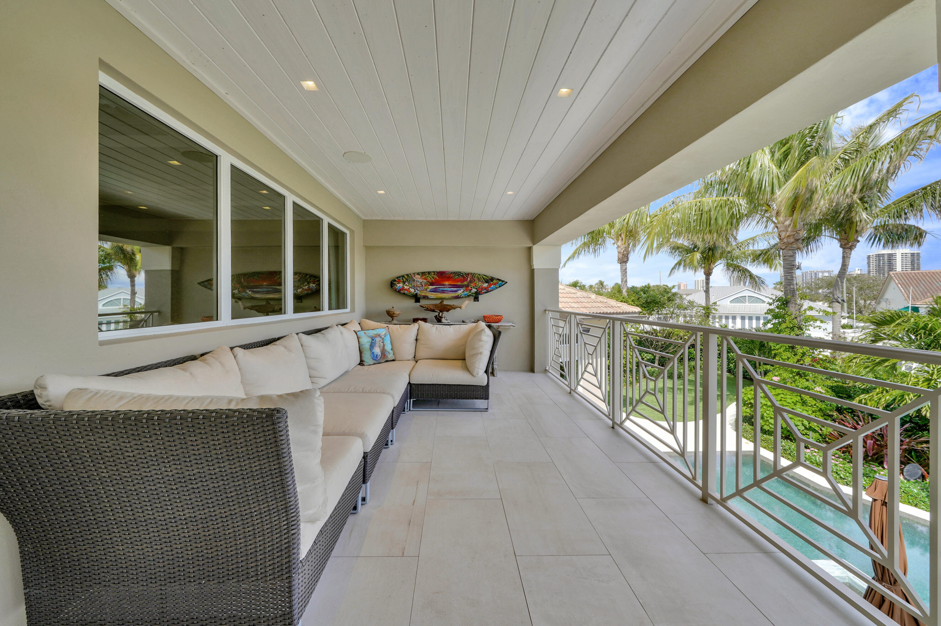 YACHT HARBOR MANOR - Residential