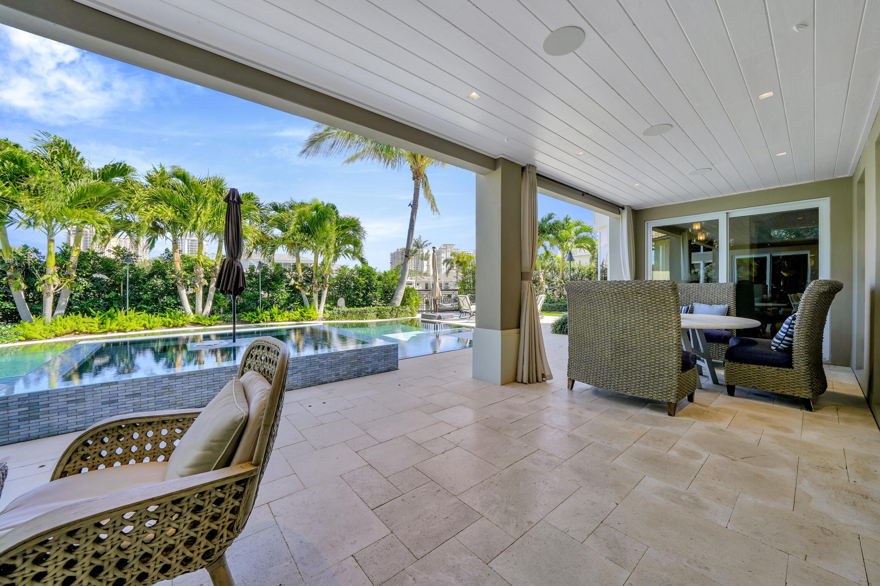 YACHT HARBOR MANOR - Residential