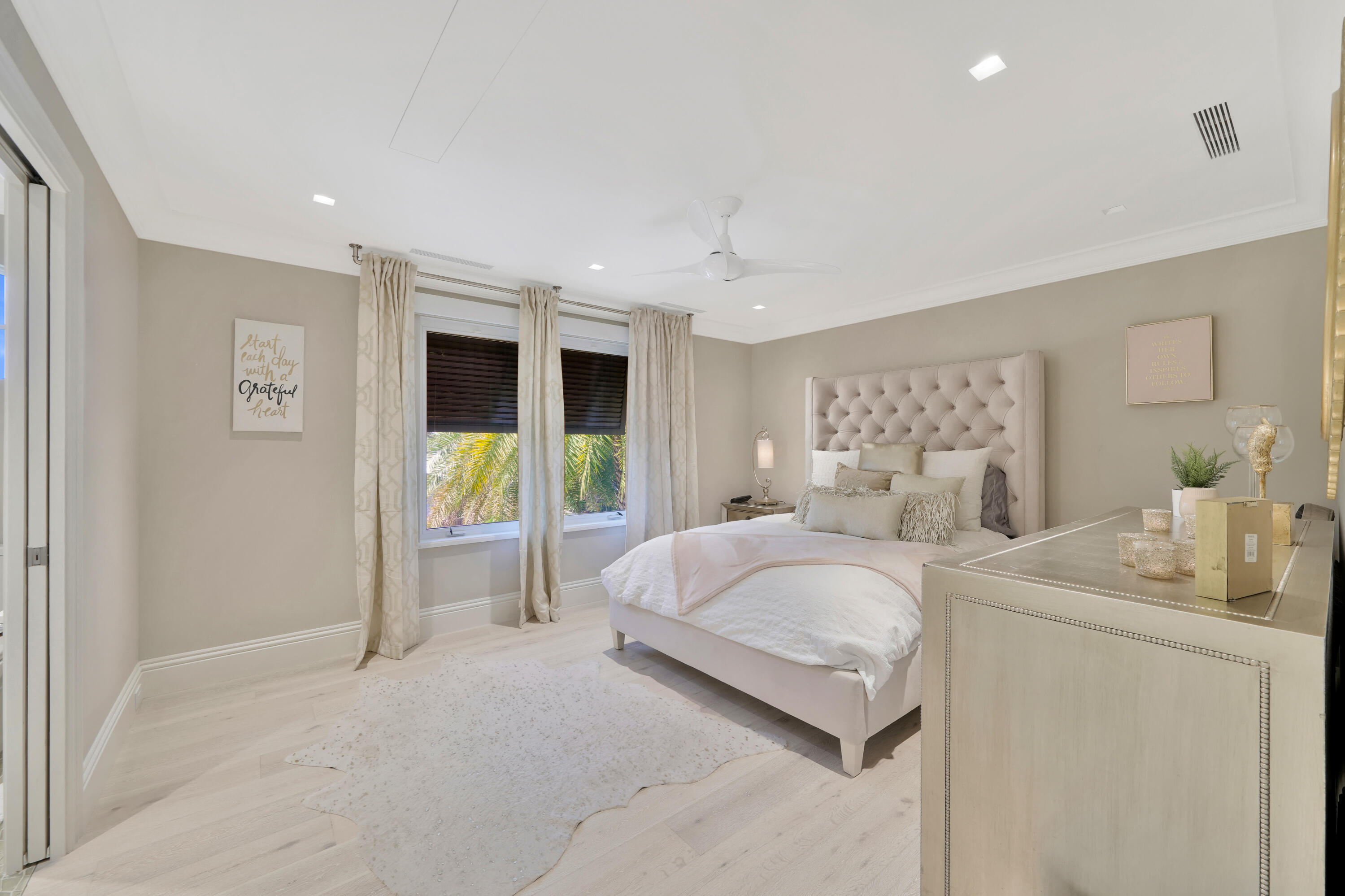 YACHT HARBOR MANOR - Residential