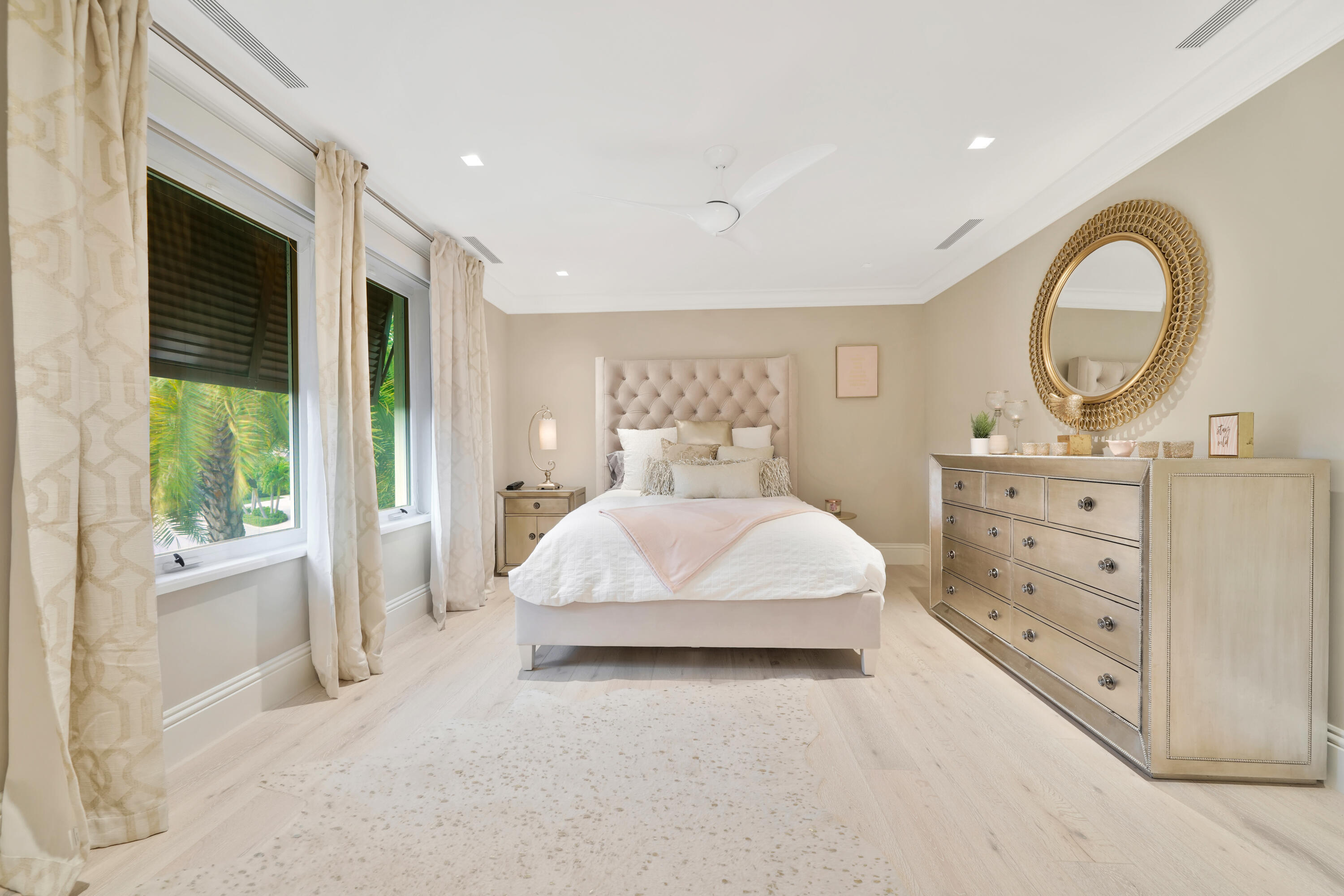 YACHT HARBOR MANOR - Residential