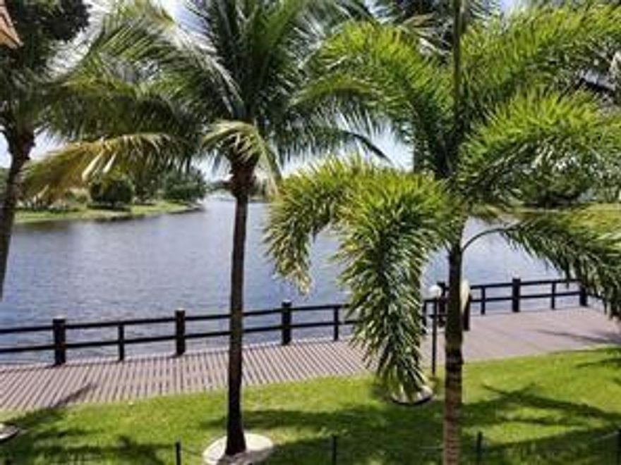 Spacious condo in Lauderdale Lakes conveniently located near State Road 7 and Oakland Park Blvd. Large Master closet! Call for showing today! Spacious condo in Lauderdale Lakes conveniently located near State Road 7 and Oakland Park Blvd. Large Master closet! Call for showing today!
